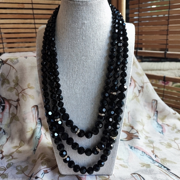 Vintage Black Round Glass Faceted Beaded Gold Tone Triple Strand Necklace EUC - Picture 2 of 9
